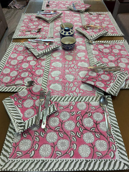 Pink Tabel Cloth Set