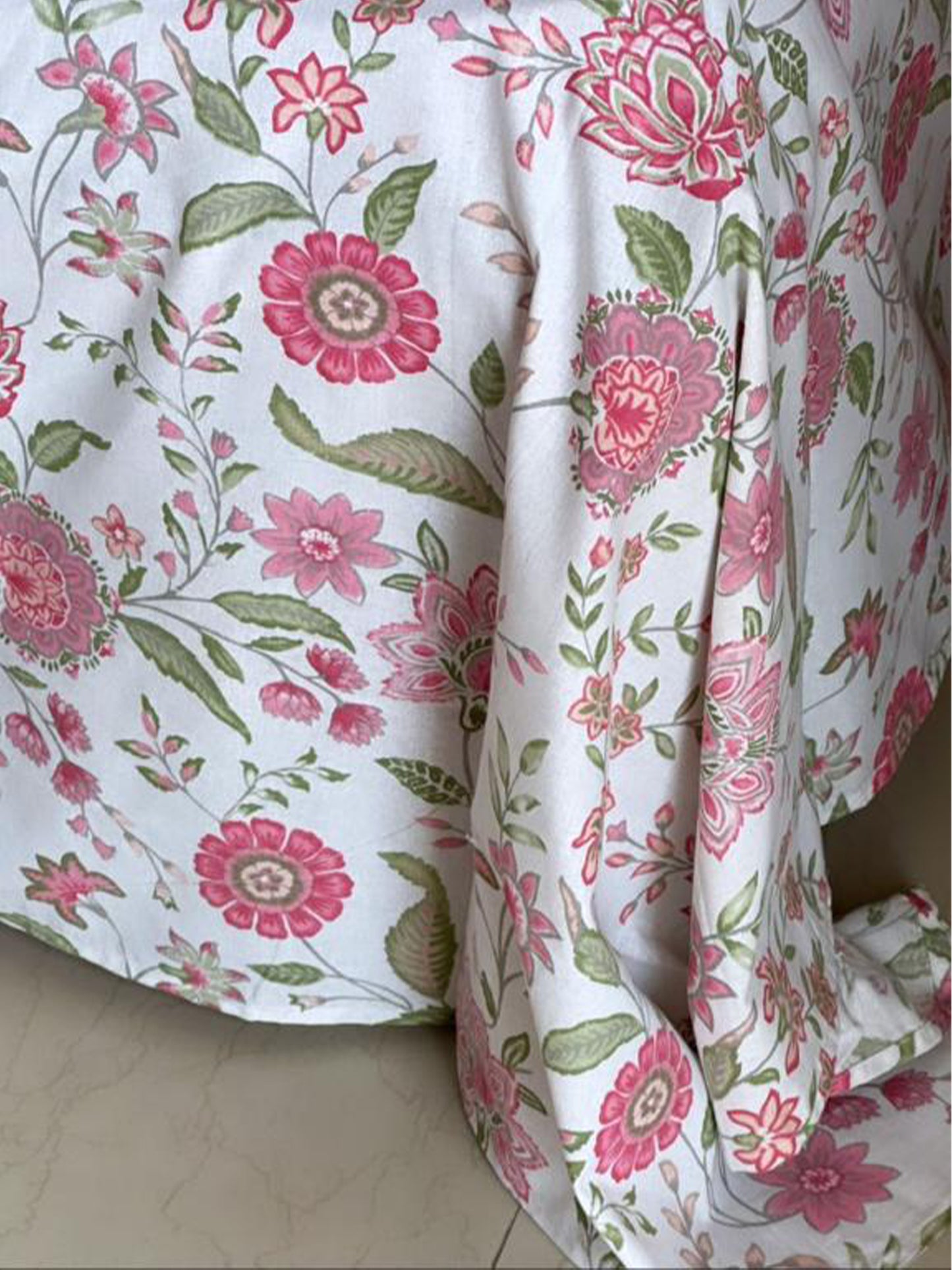 White Bedsheet Sets with 2 pillow covers