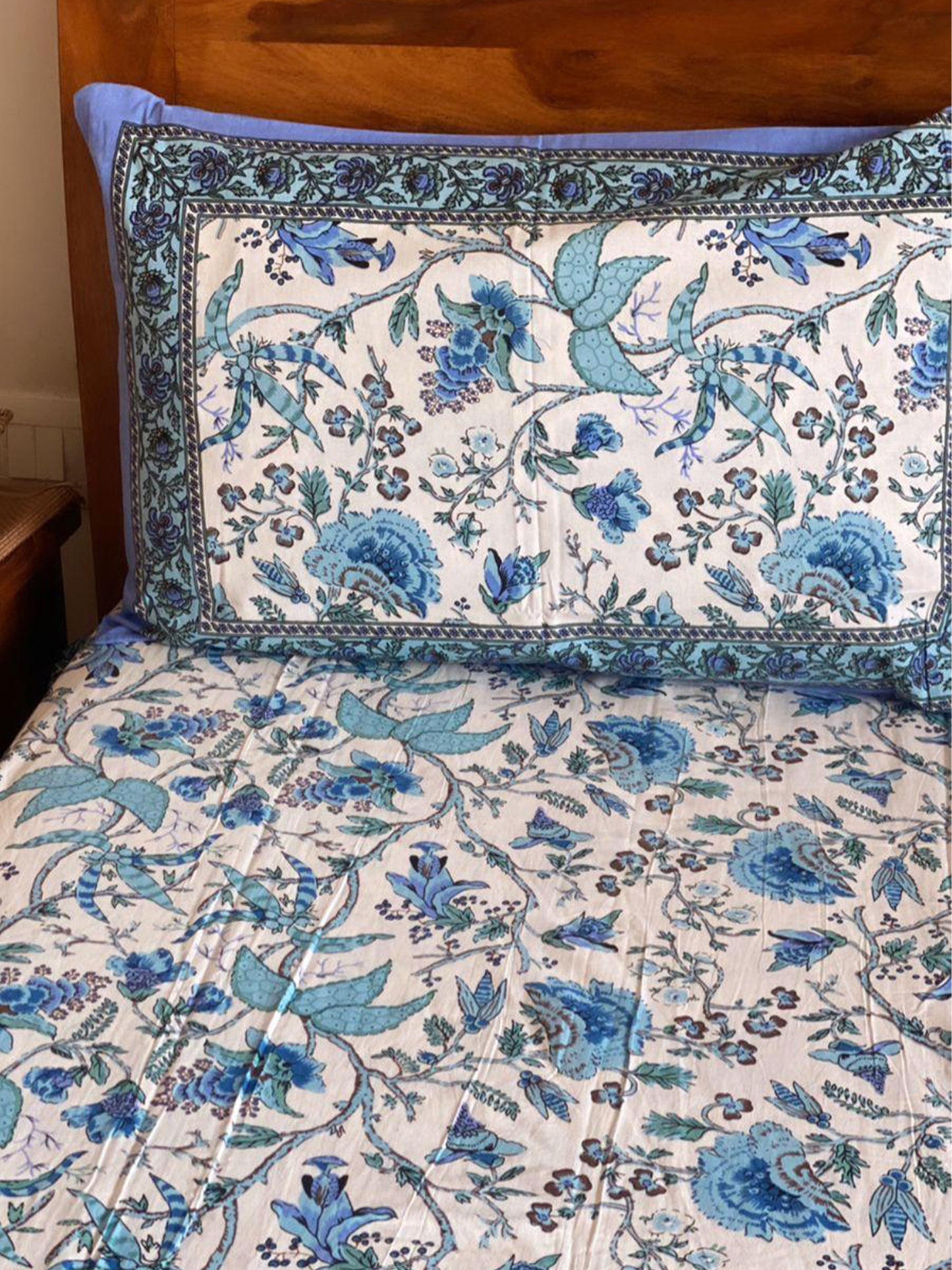 Blue Bedsheet Sets with 2 pillow covers