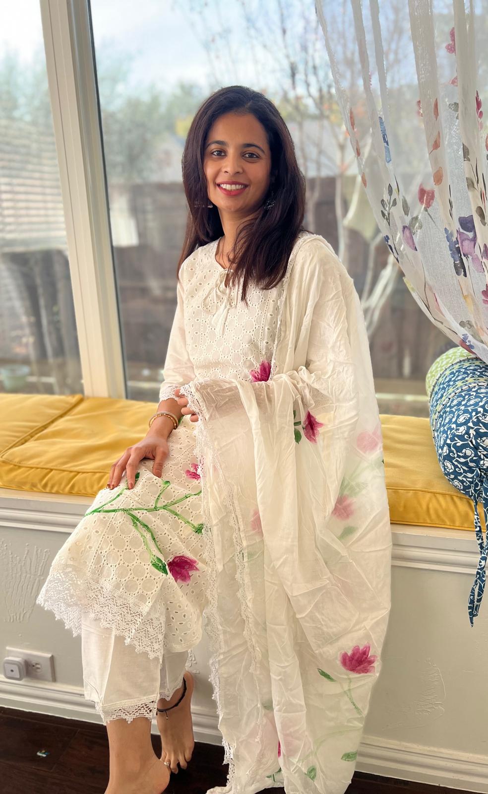 White Flower Chudi Set