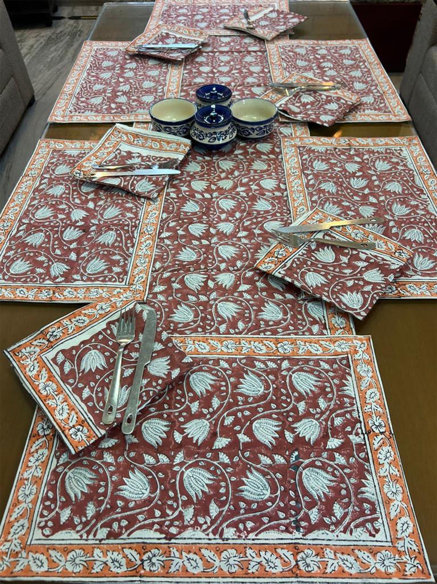 Maroon Tabel Cloth Set
